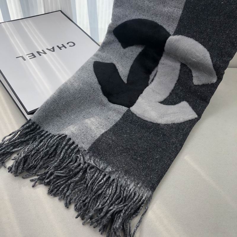 Chanel scarf 70X200cm E13